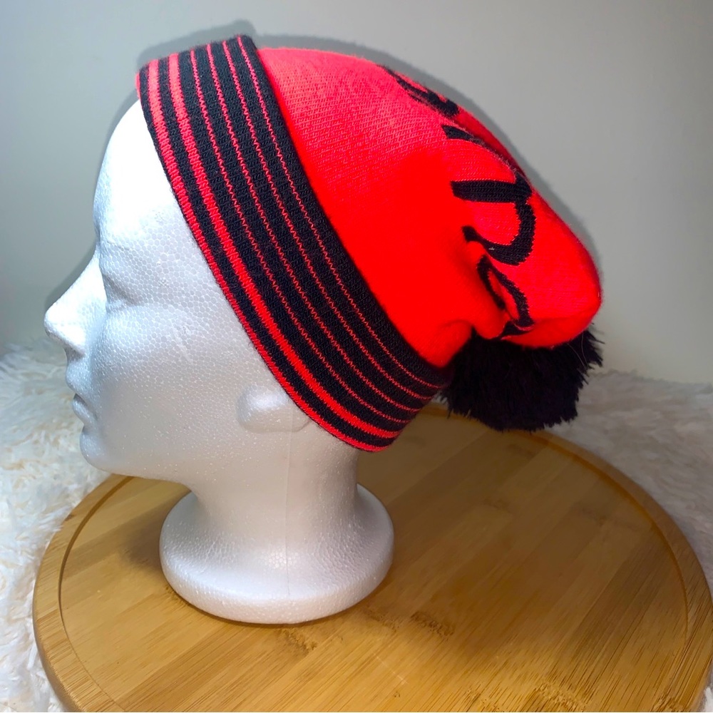 Under Armour Winter Hat Toque Pom Beanie Womens Neon Orange Pink Spell Out